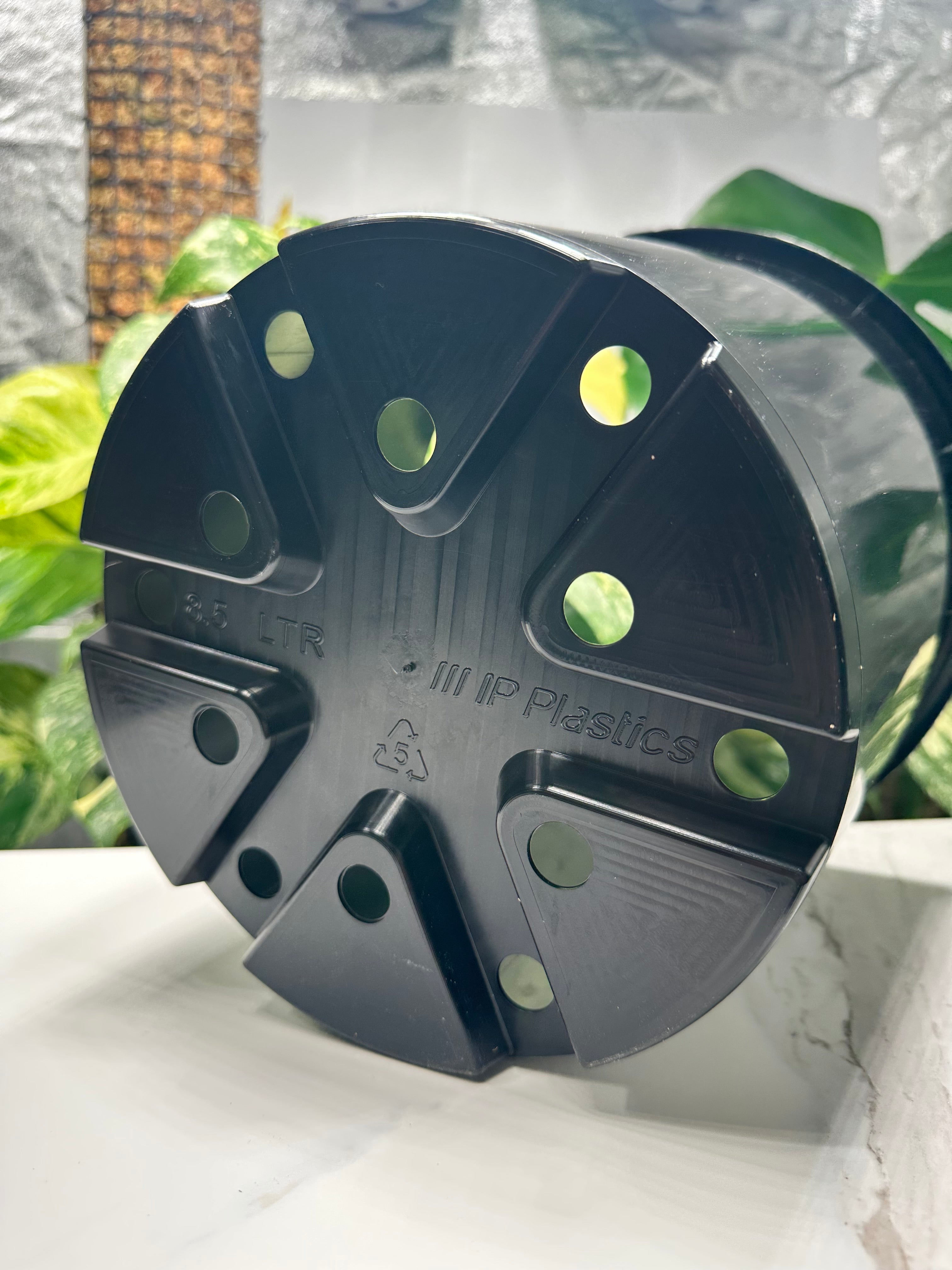 Black Nursery Pot 27cm (8.5L)